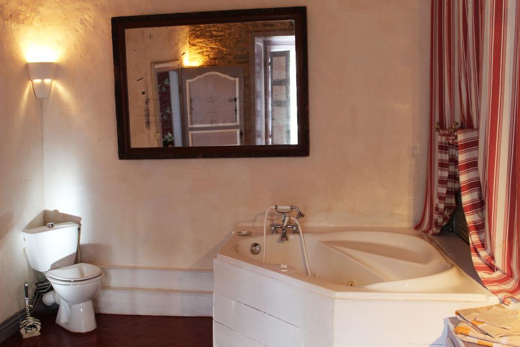 Chateau Du Boschet Bed and Breakfast Bourg-des-Comptes Exterior foto